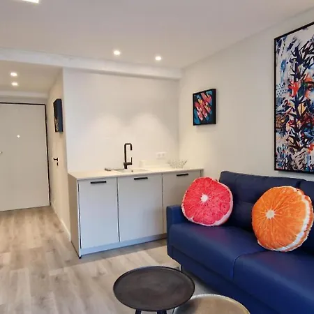 Juan 4 Prs, Clim, 300m Plage, Piscine, Parking Апартаменти *